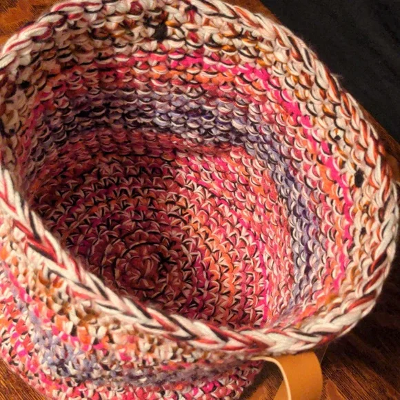 Handmade Crochet Multicolor Market Basket Tote Tan Faux Leather Straps - Picture 7 of 7